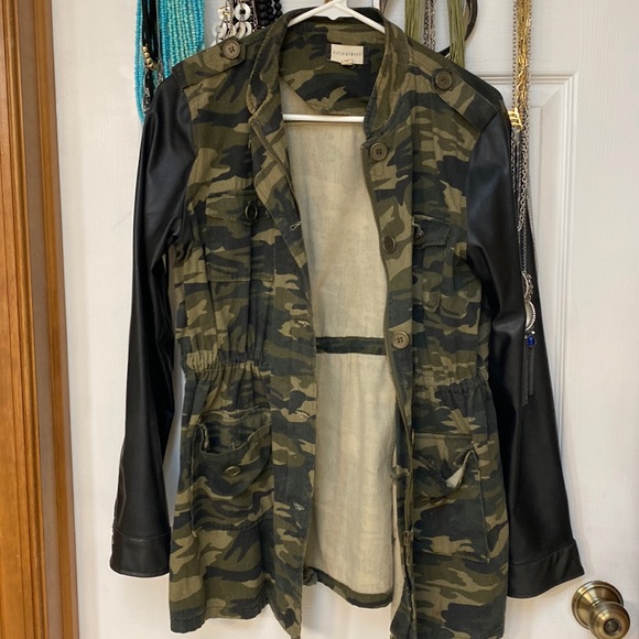 Camouflage jacket - Picture 1 of 6